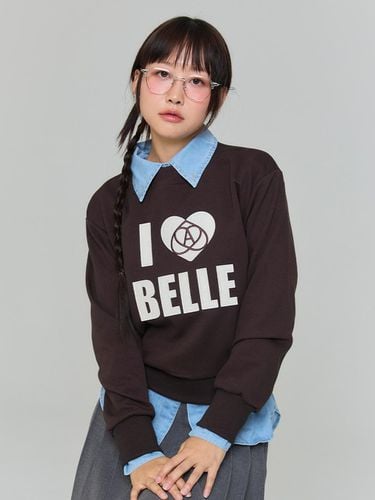 I LOVE BELLE BOAT NECK SWEATSHIRT - BROWN - ADORE BELLE - Modalova