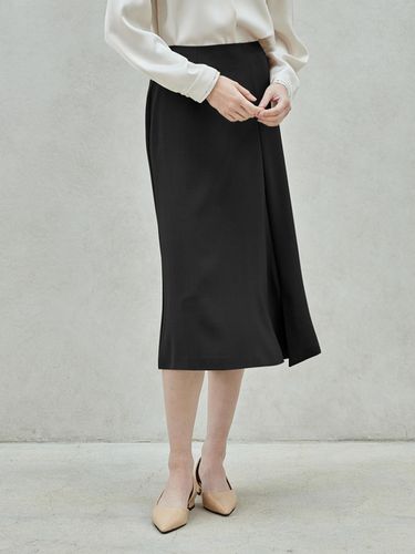 Fluid Semi A Line Skirt_Black - hyyk - Modalova