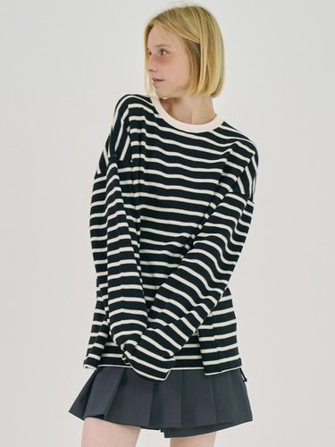 Stripe Zurry Boxy T - Shirts Black - RAVEROUS - Modalova