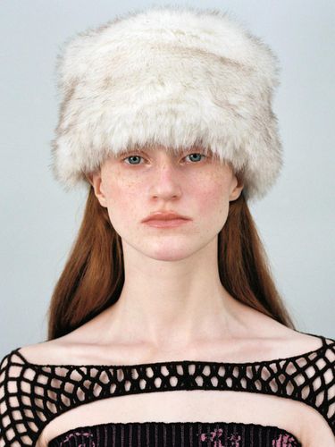 LOW LAMPSHADE HAT_FUR WHITE - AWESOME NEEDS - Modalova