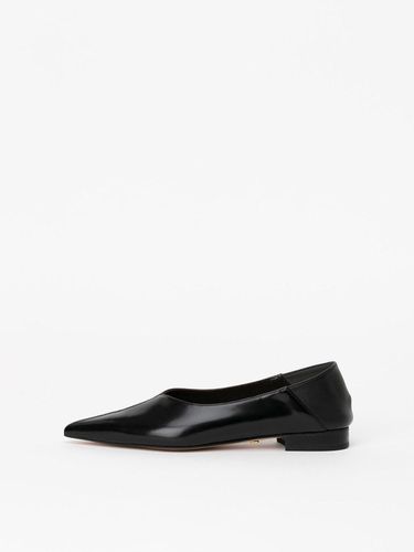 Roseline Plain Flats in BLACK BOX - CHAUSSURE LAPIN - Modalova