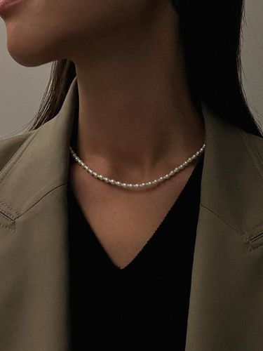 LILY Pearl Necklace (White) - DEFINE OTHER - Modalova