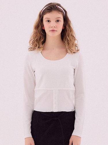 Button Layered String Tee [IVORY] - DELICCENT - Modalova