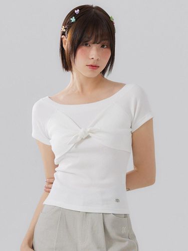 Off-shoulder ribbon top [IVORY] - DELICCENT - Modalova