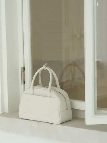 Sofie Tote Bag White (M) - KINDERSALMON - Modalova