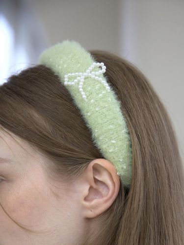 Ribbon Pearl Fur Hairband green - CATTLINE - Modalova