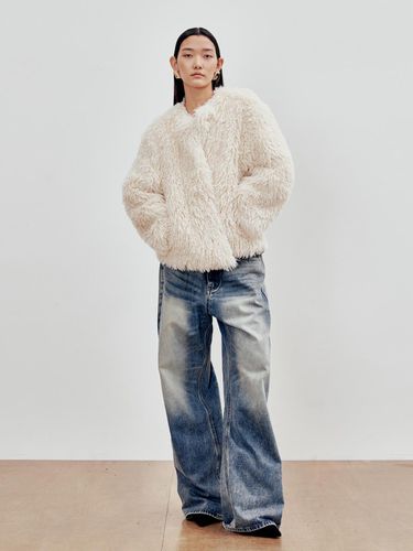 Collarless Shearling Jacket (Ivory) - ANDROS - Modalova