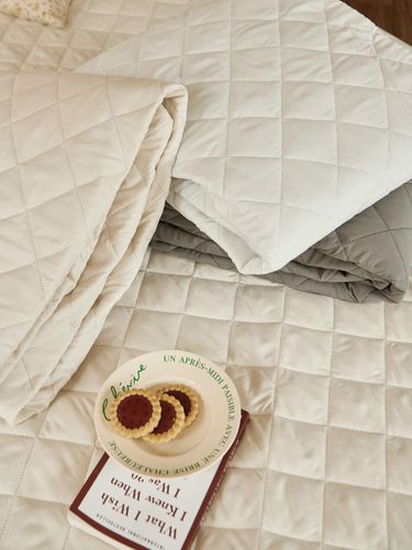 High Frequency Waterproof Quilted Mattress Cover - PRIELLE - Modalova