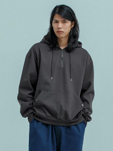 RGDHS HALF ZIP - UP HOODIE Charcoal - RUGGED HOUSE - Modalova