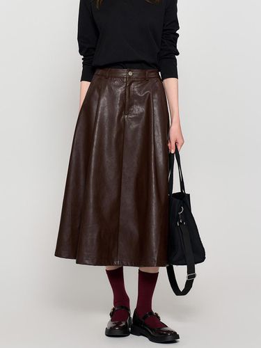 Eco-leather pintuck long skirt [BROWN] / WBD3L1350 - GENERAL IDEA - Modalova