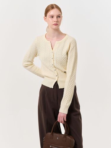 Bold Cable Slit Pullover [IVORY] / WBD4L05540 - GENERAL IDEA - Modalova