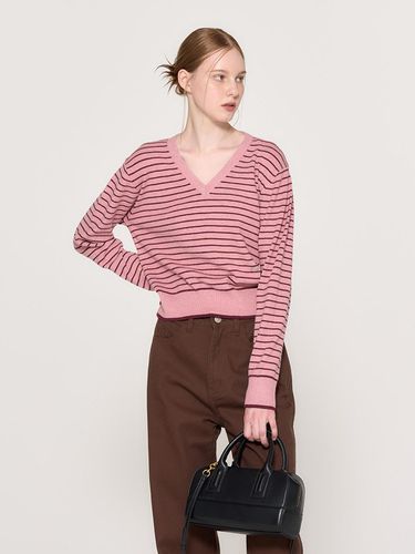 V Stripe Pullover [2COL] / WBD3L05523 - GENERAL IDEA - Modalova