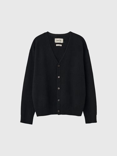 MAN New Classic V-neck Cardigan [BLACK] / SBD3M040 - GENERAL IDEA - Modalova