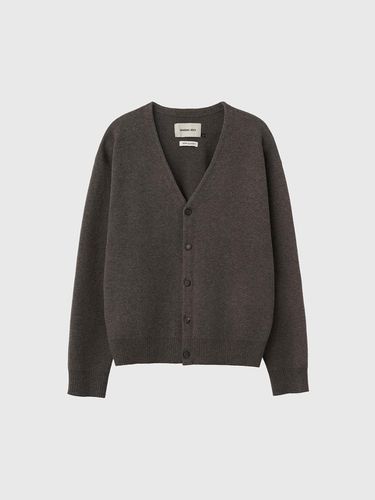 MAN New Classic V-neck Cardigan [BROWN CHARCOAL] / - GENERAL IDEA - Modalova