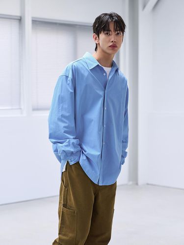 MAN New Classic Poplin Shirt [SKY BLUE] / SBD3U030 - GENERAL IDEA - Modalova