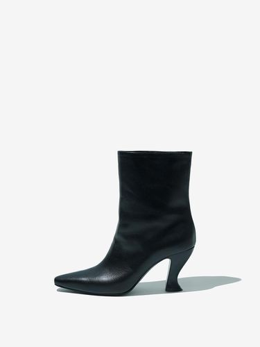 COTTE ANKLE BOOTS BLACK - YUJI - Modalova