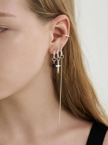 LINK CROSS EARRING_03W - MOI studio - Modalova