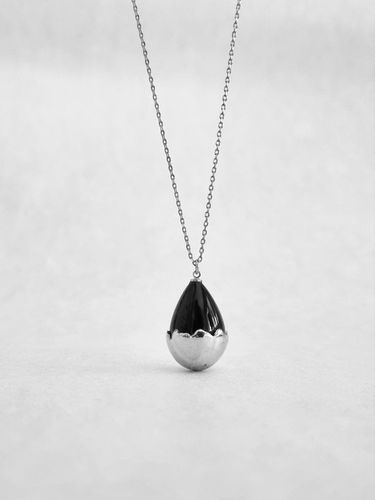 Black Long Necklace - MOI studio - Modalova