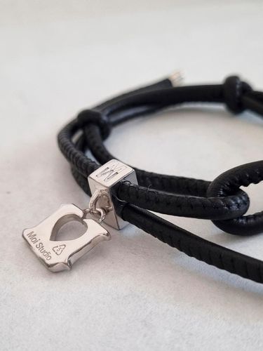 Clip cham Leather Knot Bracelet - MOI studio - Modalova