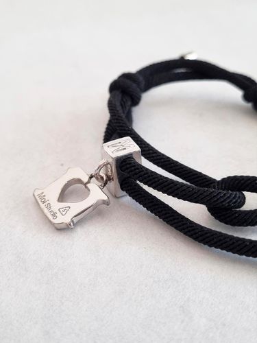 Clip cham Black Knot Bracelet - MOI studio - Modalova