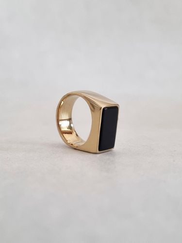 Gold Onyx Ring - MOI studio - Modalova