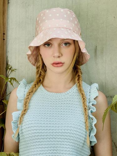 Mini Floral Embroidery Bucket Hat (3 colors) - WHITE SANDS - Modalova