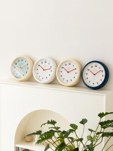 Romane Creamy Wall Clock ver. 3 - romane - Modalova