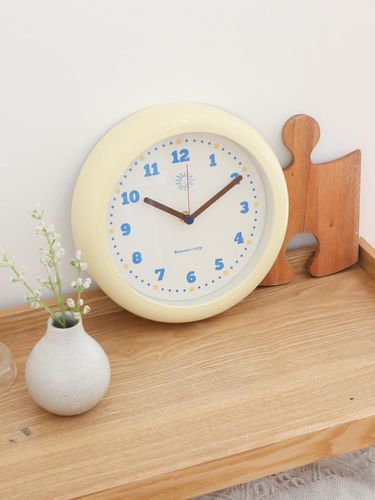 Romane Creamy Wall Clock - romane - Modalova