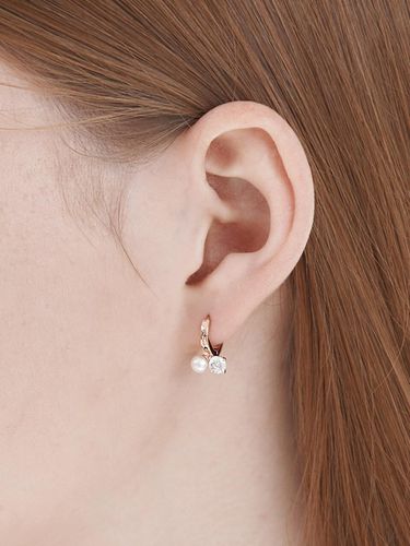 K GF Pearl Cubic Point One Touch Earring - CRANNE - Modalova