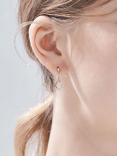 K GF Moon Motivation Stone One-Touch Earring - CRANNE - Modalova