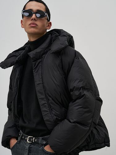 Minimal Hooded Padding Black - BASEMOMENT - Modalova