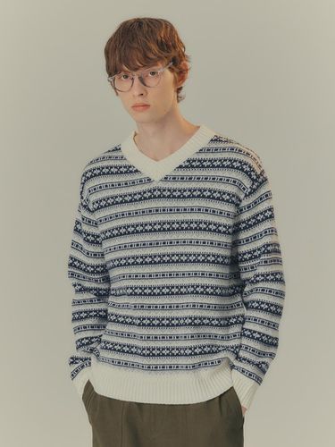 Wool Blended Fair Isle V-Neck Semi-Oversized Fit - MIND BRIDGE MEN - Modalova