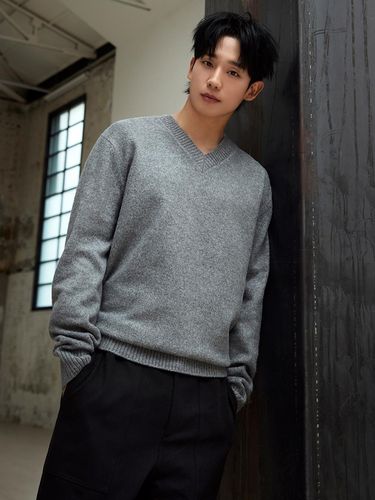 AIRWOL] Alpaca V-Neck Semi-Oversized Fit Knitwear - MIND BRIDGE MEN - Modalova