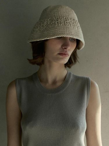 COTTON HANDMADE CROCHET BUCKET HAT - Carriere - Modalova