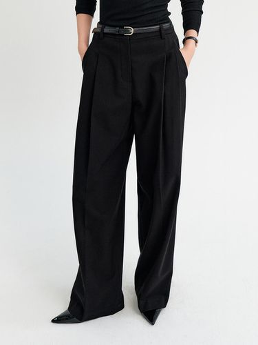 Jennifer Wide Two Tuck Pants - Black - LOOKAST - Modalova