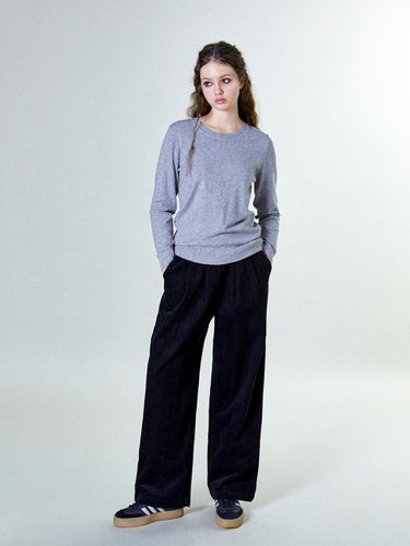 Simple Corduroy Pants (BLACK) - koolkitten - Modalova