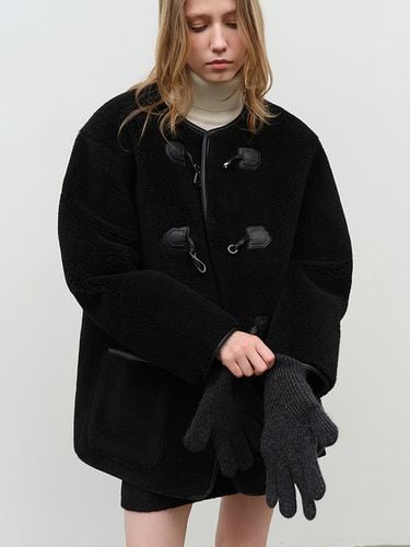 Collarless Buckle Shearling Jacket - Black - Dunst for WOMEN - Modalova