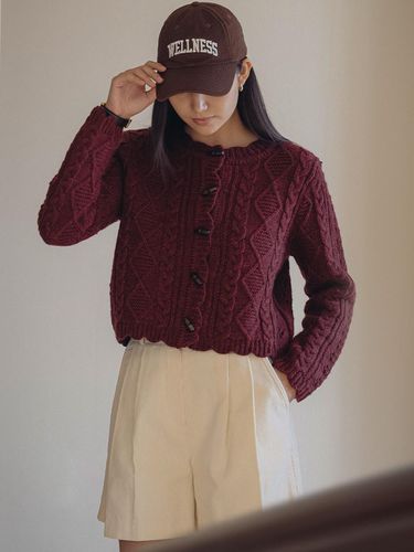 Scallop Wooden Button Wool Cardigan - TILLIDIE - Modalova