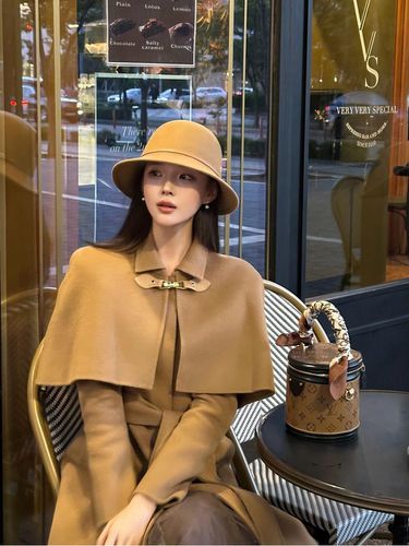 Maylin Cape Coat (Camel) - GRACE U - Modalova