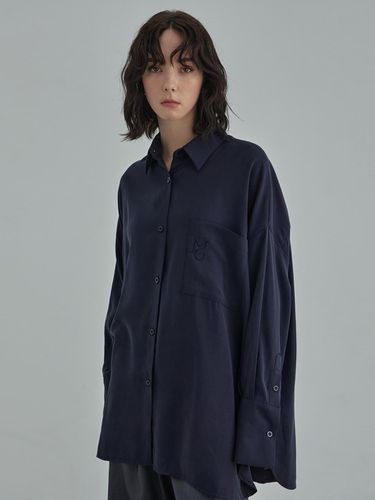 Moire Logo over shirt- navy - moire moa - Modalova