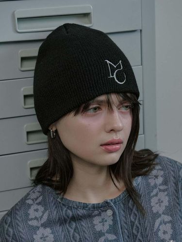 MO logo knit beanie - black - moire moa - Modalova