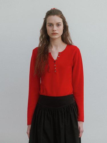 Angie Buttoned Knitwear in Red - LO61 - Modalova