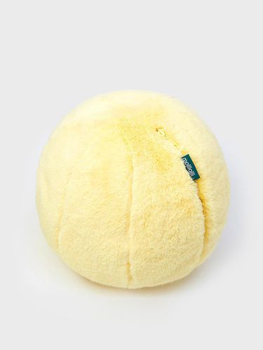 FUR BALL CUSHION [yellow] 30x30 - molliolli - Modalova