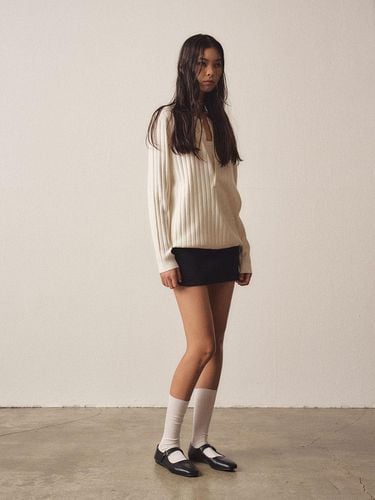 Henley Neck Soft Knit [Beige] - EZIO - Modalova