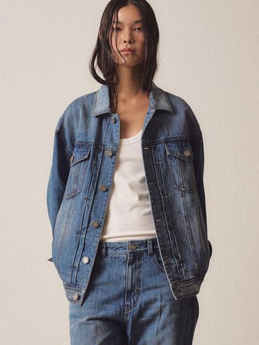 Washed Distressed Classic Jacket [Blue] - EZIO - Modalova