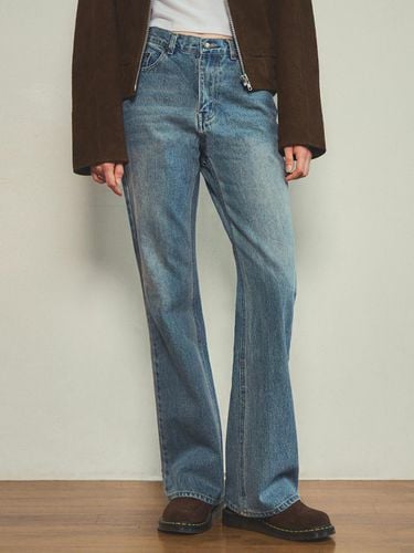 Sandwashing bootcut denim jean - OUR NOSTALGIA - Modalova