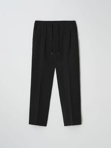 Semi wide One tuck Banding Pants_Charcoal - EZIO - Modalova