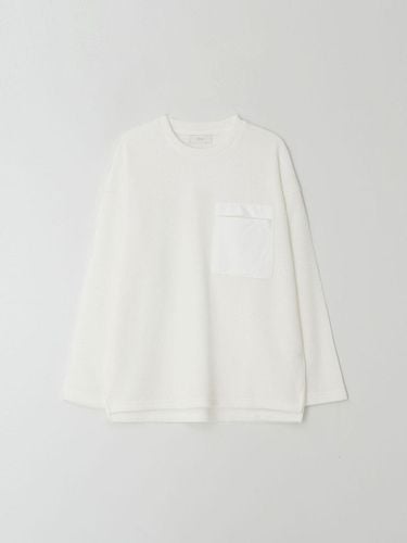 Ribbed Slim Pocket T Shirt_Ivory - EZIO - Modalova