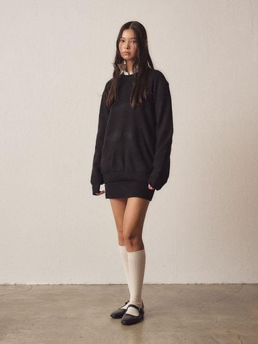 Soft Loose Fit Round Neck Knit [Black] - EZIO - Modalova