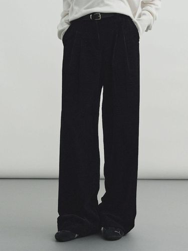 Corduroy two-tuck wide pants MDPT061BLACK - MONGDOL - Modalova